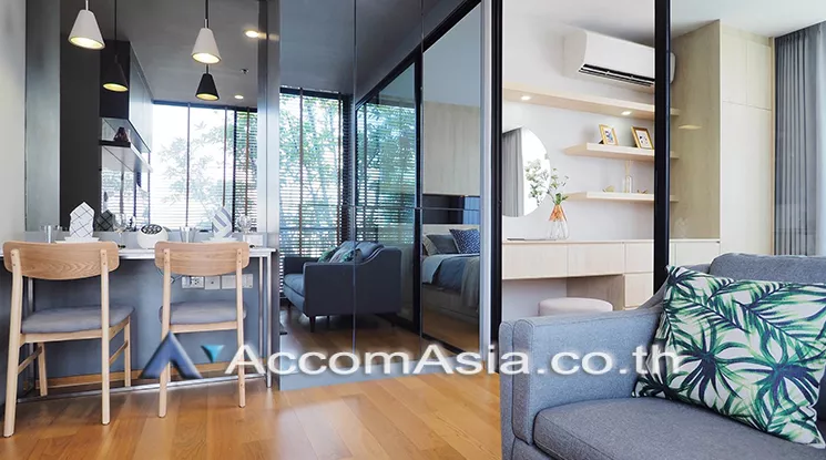 1 Bedroom  Condominium For Rent in Silom, Bangkok  near BTS Surasak (AA21132)