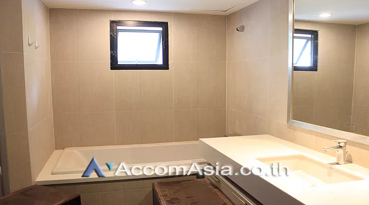 8  3 br Apartment For Rent in Sukhumvit ,Bangkok BTS Nana at Easy to access BTS and MRT 10317