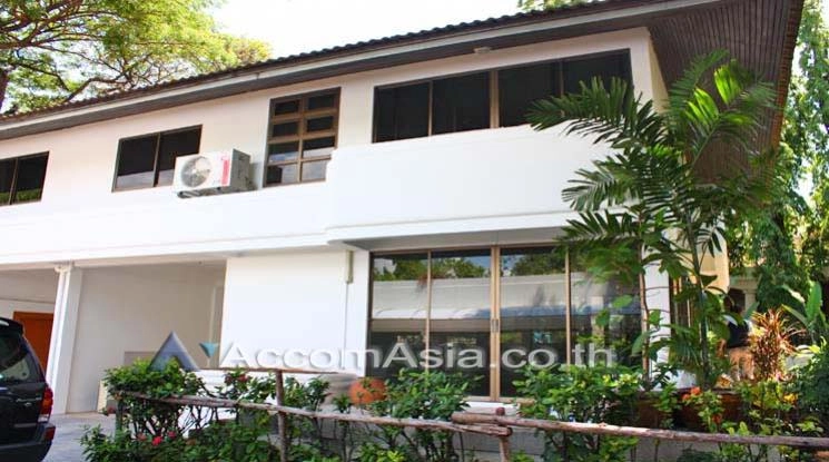  2  3 br House For Rent in Sukhumvit ,Bangkok BTS Phrom Phong AA21143