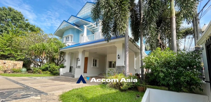 unit 5 Bedrooms  House For Rent in Samutprakan, Samutprakan  (AA21159)