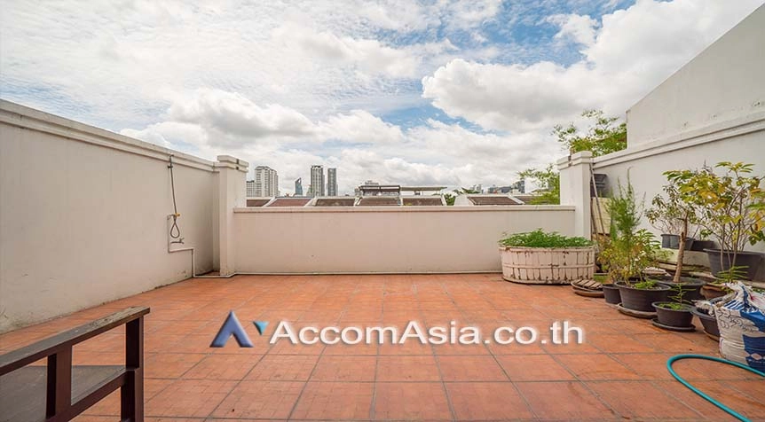 7  3 br Townhouse For Rent in Sukhumvit ,Bangkok MRT Phetchaburi at Natural Place AA21208