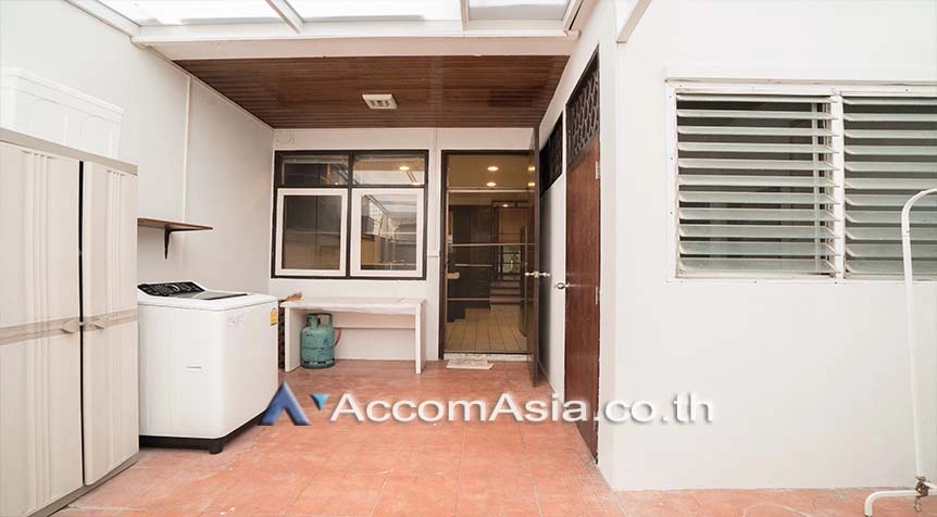 18  3 br Townhouse For Rent in Sukhumvit ,Bangkok MRT Phetchaburi at Natural Place AA21208