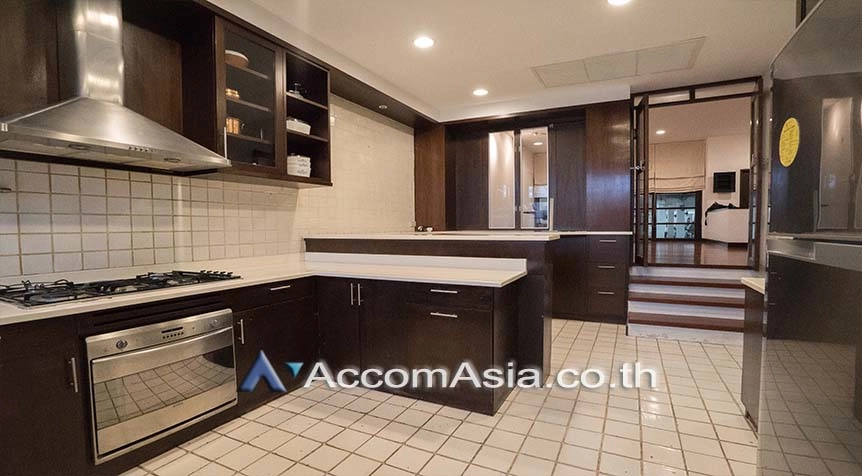5  3 br Townhouse For Rent in Sukhumvit ,Bangkok MRT Phetchaburi at Natural Place AA21208