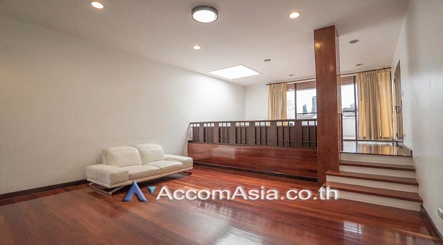 13  3 br Townhouse For Rent in Sukhumvit ,Bangkok MRT Phetchaburi at Natural Place AA21208