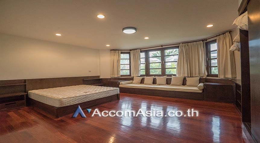 15  3 br Townhouse For Rent in Sukhumvit ,Bangkok MRT Phetchaburi at Natural Place AA21208