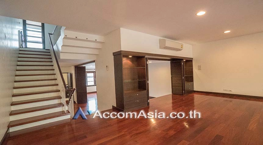 8  3 br Townhouse For Rent in Sukhumvit ,Bangkok MRT Phetchaburi at Natural Place AA21208