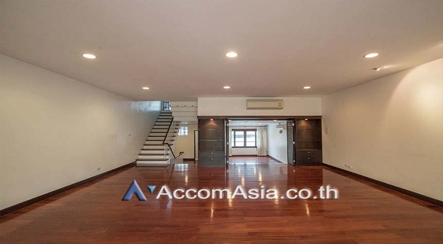 9  3 br Townhouse For Rent in Sukhumvit ,Bangkok MRT Phetchaburi at Natural Place AA21208