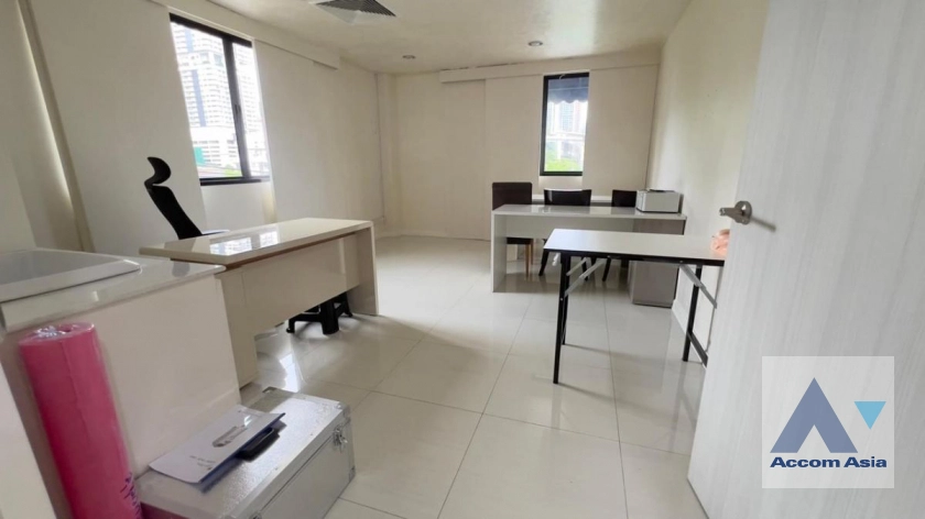  1  Shophouse for rent and sale in Sukhumvit ,Bangkok BTS Phrom Phong AA21216