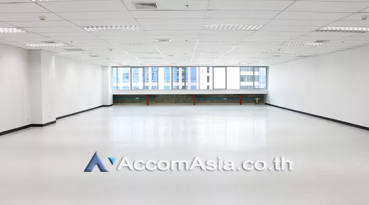  2  Office Space For Rent in Sukhumvit ,Bangkok BTS Phrom Phong at UBC II Building AA21219