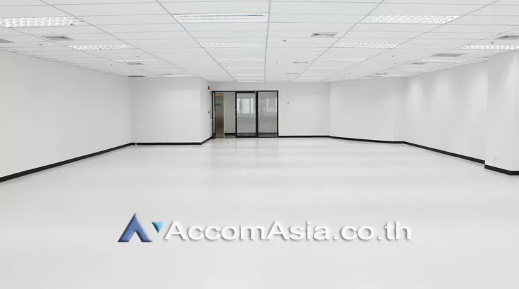 5  Office Space For Rent in Sukhumvit ,Bangkok BTS Phrom Phong at UBC II Building AA21219