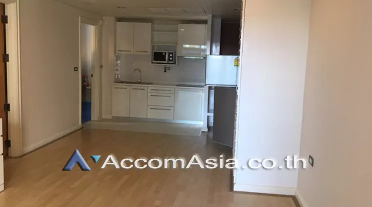 unit 1 Bedroom  Condominium For Rent in Ploenchit, Bangkok  near BTS Ratchadamri (AA21236)
