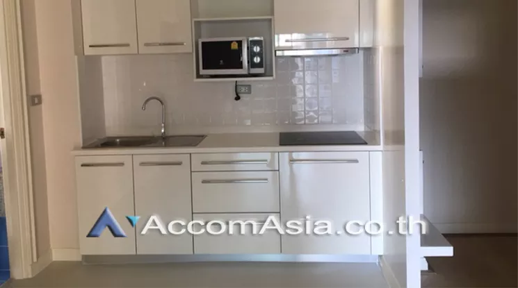 unit 1 Bedroom  Condominium For Rent in Ploenchit, Bangkok  near BTS Ratchadamri (AA21236)