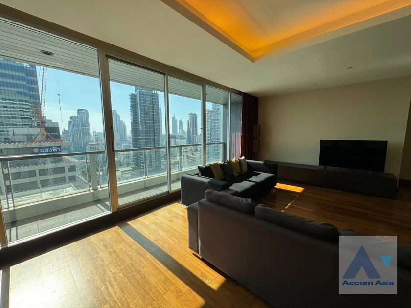 3 Bedrooms  Condominium For Rent in Sathorn, Bangkok  near BTS Chong Nonsi (AA21266)