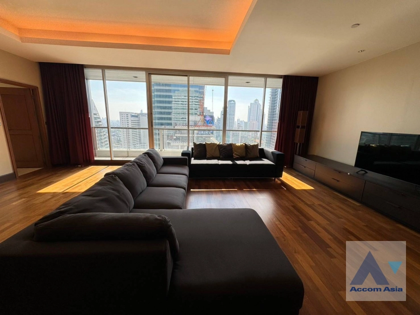 unit 3 Bedrooms  Condominium For Rent & Sale in Sathorn, Bangkok  near BTS Chong Nonsi (AA21266)