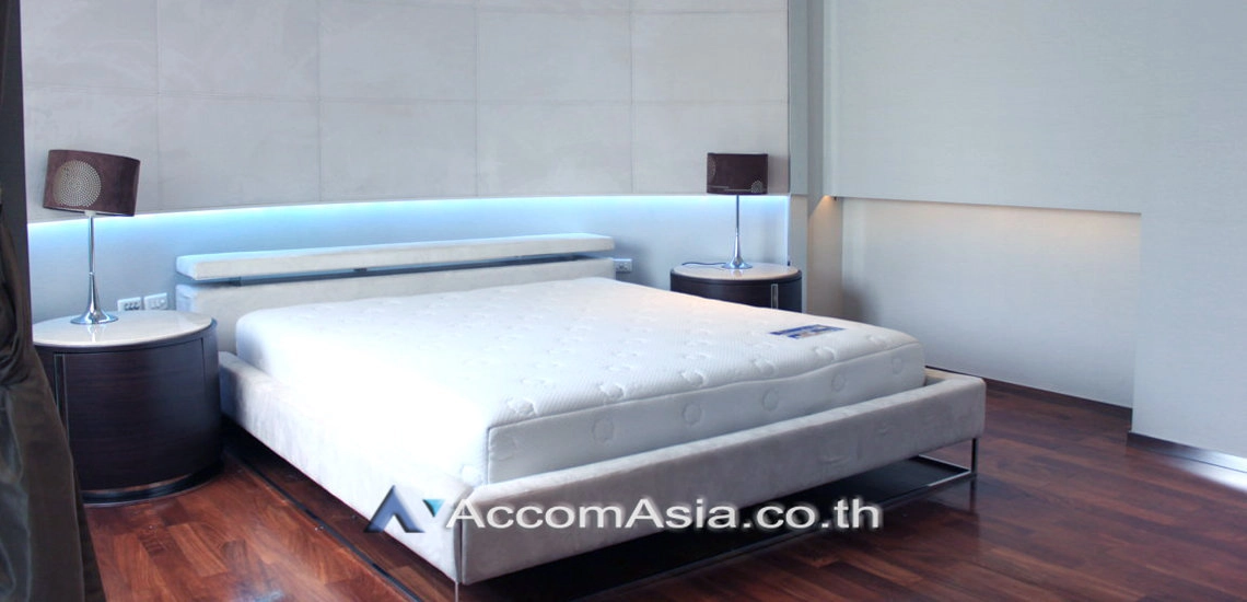 15  6 br House For Rent in Bangna ,Bangkok BTS Bearing at House in compound AA21276