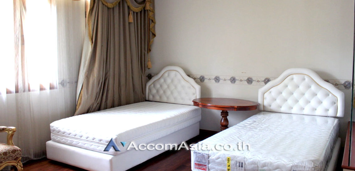 18  6 br House for rent and sale in Bang Na ,Bangkok BTS Bearing at House in compound AA21276