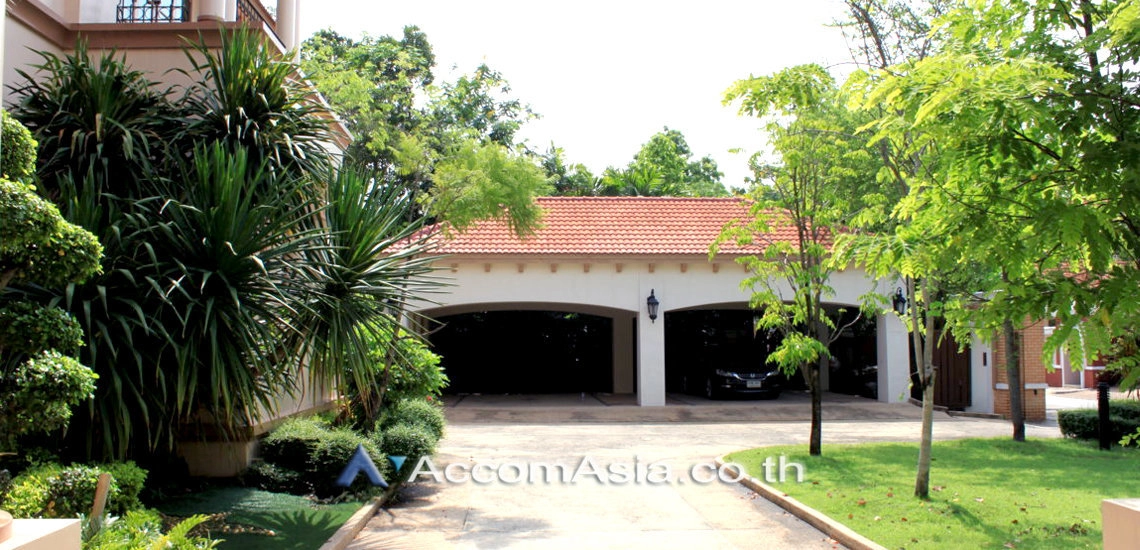 20  6 br House For Rent in Bangna ,Bangkok BTS Bearing at House in compound AA21276