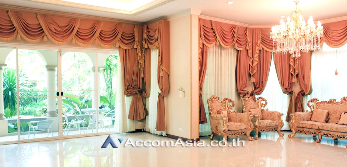 6  6 br House for rent and sale in Bang Na ,Bangkok BTS Bearing at House in compound AA21276