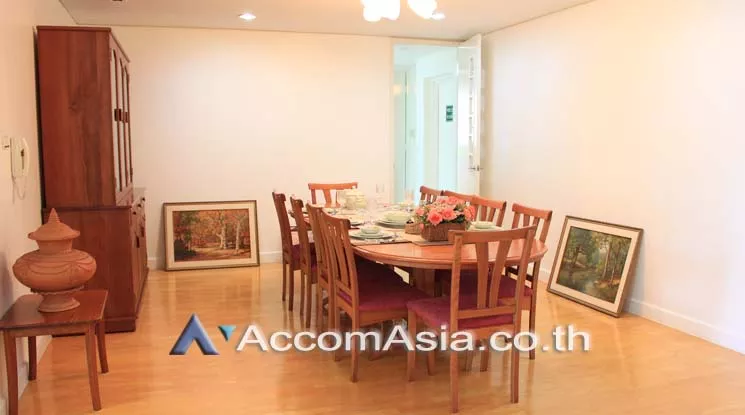 Pet friendly |  4 Bedrooms  Apartment For Rent in Sathorn, Bangkok  near BTS Sala Daeng - MRT Lumphini (AA21288)