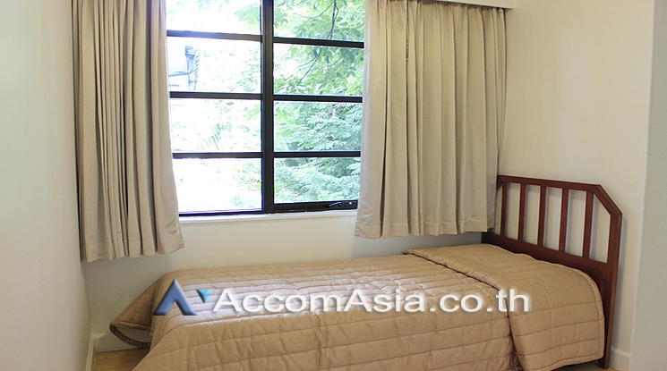 8  4 br Apartment For Rent in Sathorn ,Bangkok BTS Sala Daeng - MRT Lumphini at Children Dreaming Place - Garden AA21289