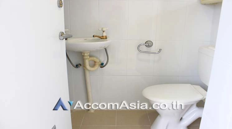 13  3 br Apartment For Rent in Sathorn ,Bangkok BTS Sala Daeng - MRT Lumphini at Children Dreaming Place - Garden AA21290