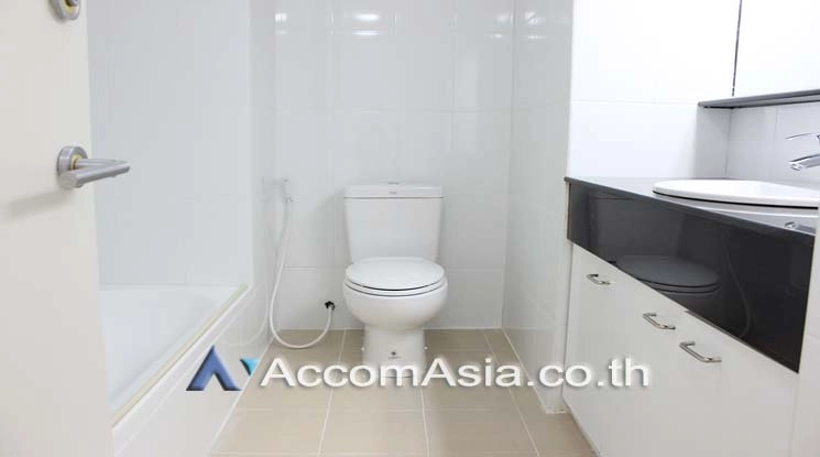 10  3 br Apartment For Rent in Sathorn ,Bangkok BTS Sala Daeng - MRT Lumphini at Children Dreaming Place - Garden AA21290