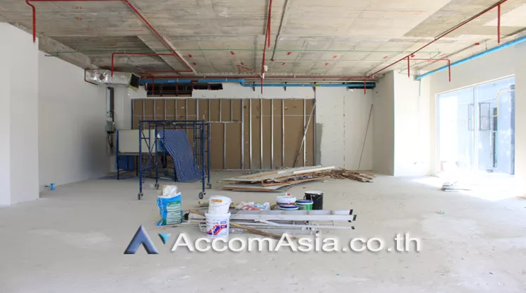  2  Office Space For Rent in Sukhumvit ,Bangkok BTS Phra khanong at Summer Hub AA21311
