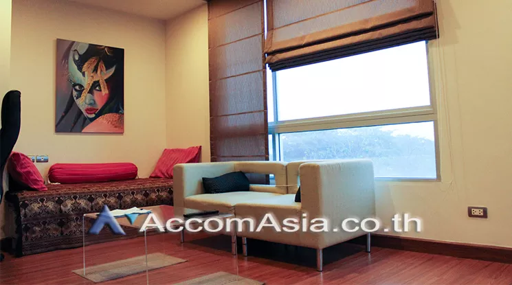 unit 1 Bedroom  Condominium For Sale in Sukhumvit, Bangkok  near BTS Ekkamai (AA21321)