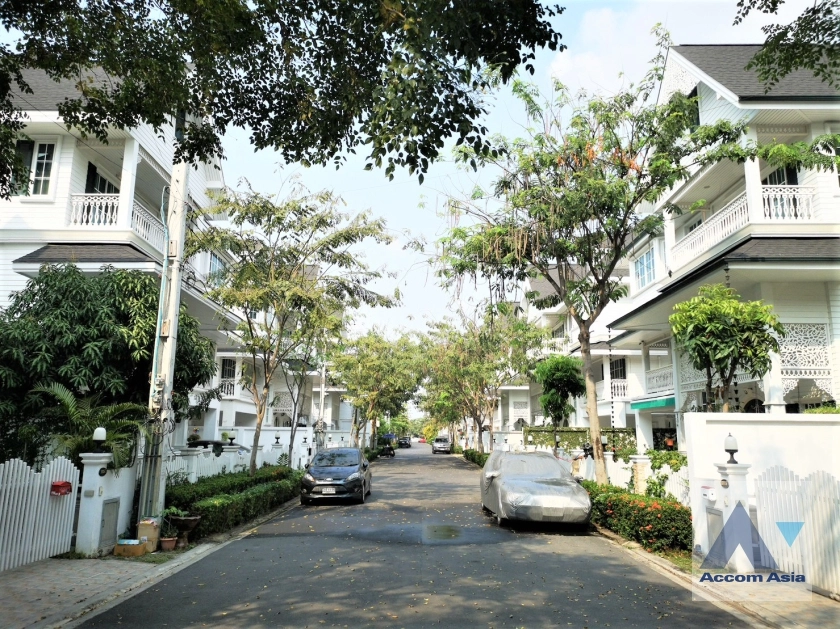 4  4 br House for rent and sale in Bang Na ,Bangkok BTS Bearing at Fantasia Villa 3  AA21327