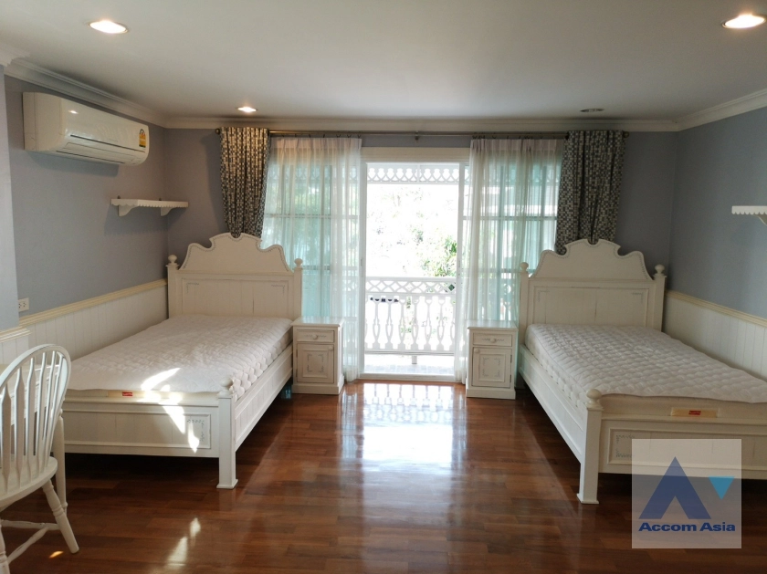 33  4 br House for rent and sale in Bang Na ,Bangkok BTS Bearing at Fantasia Villa 3  AA21327