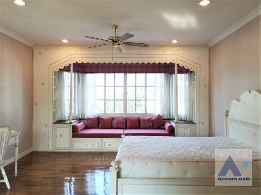 21  4 br House for rent and sale in Bang Na ,Bangkok BTS Bearing at Fantasia Villa 3  AA21327