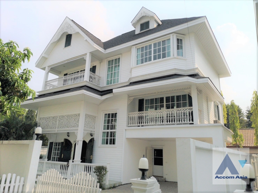  4 Bedrooms  House For Rent & Sale in Bangna, Bangkok  near BTS Bearing (AA21327)