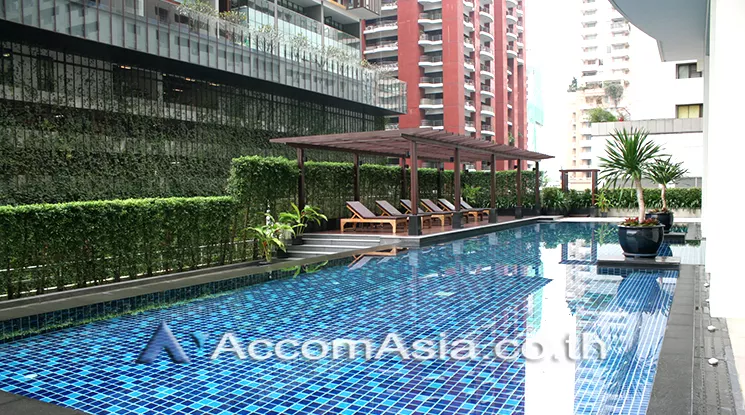 unit 2 Bedrooms  Condominium For Sale in Ploenchit, Bangkok  near BTS Ratchadamri (AA21333)