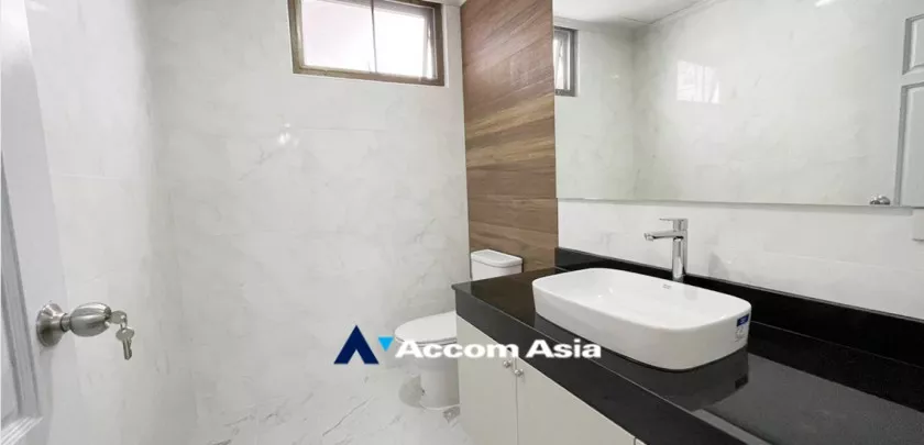 18  3 br Apartment For Rent in Sukhumvit ,Bangkok BTS Asok - MRT Sukhumvit at Perfect For Family AA21335