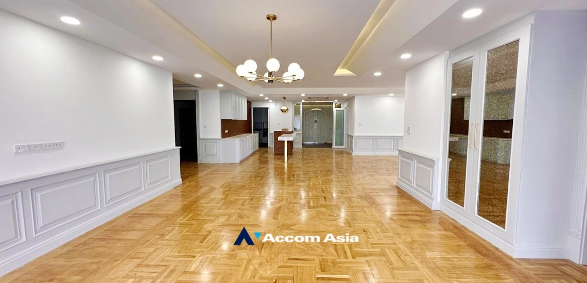 unitLuxury apartment with classic wood interiors and large layout at Tower Park Condominium (21305) 