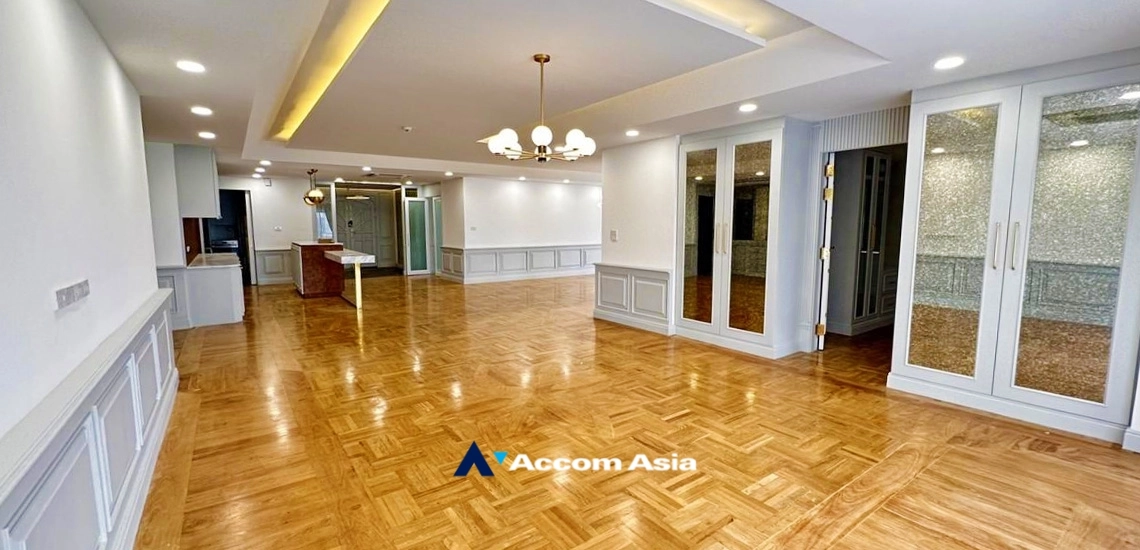 unitLuxury apartment with classic wood interiors and large layout at Tower Park Condominium (21305) 