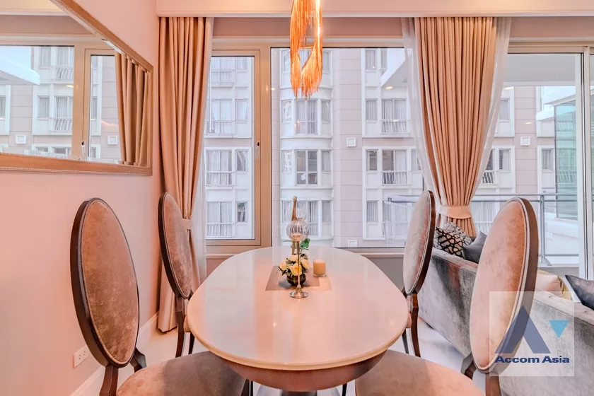 unit 2 Bedrooms  Condominium For Rent in Ploenchit, Bangkok  near BTS Chitlom (AA21356)