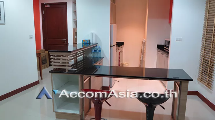 unit 2 Bedrooms  Condominium For Sale in Ploenchit, Bangkok  near BTS Ratchadamri (AA21366)
