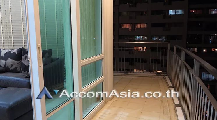  2 Bedrooms  Condominium For Sale in Ploenchit, Bangkok  near BTS Ratchadamri (AA21366)