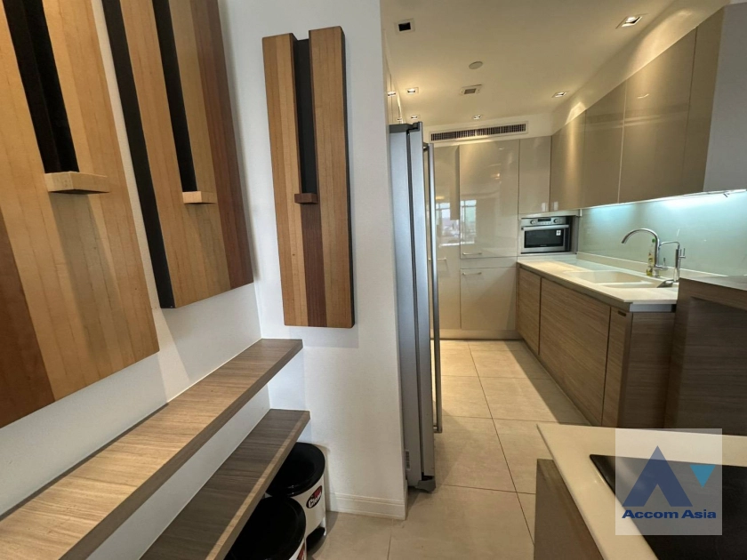 unit 3 Bedrooms  Condominium For Rent & Sale in Phaholyothin, Bangkok  near BTS Ari (AA21369)