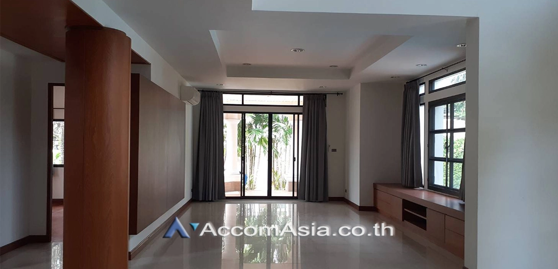 5  5 br House for rent and sale in Pattanakarn ,Bangkok BTS On Nut at Panya Pattanakarn Village AA21371