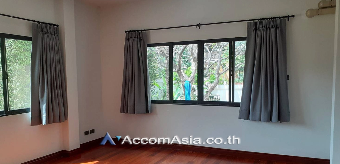 6  5 br House for rent and sale in Pattanakarn ,Bangkok BTS On Nut at Panya Pattanakarn Village AA21371