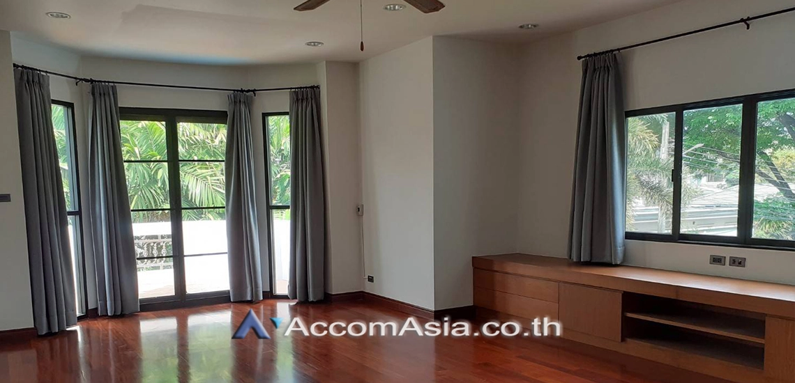 7  5 br House for rent and sale in Pattanakarn ,Bangkok BTS On Nut at Panya Pattanakarn Village AA21371