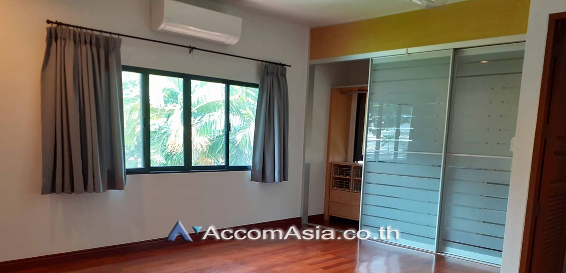 10  5 br House for rent and sale in Pattanakarn ,Bangkok BTS On Nut at Panya Pattanakarn Village AA21371