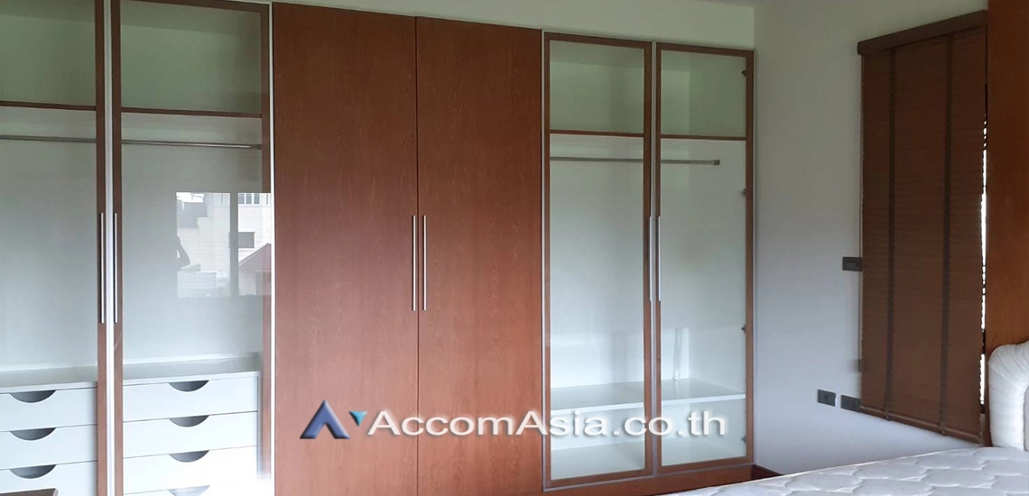 12  5 br House for rent and sale in Pattanakarn ,Bangkok BTS On Nut at Panya Pattanakarn Village AA21371