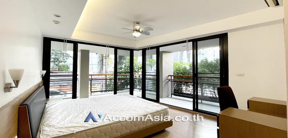 12  3 br Apartment For Rent in Sukhumvit ,Bangkok BTS Asok - MRT Sukhumvit at A sleek style residence with homely feel AA21376