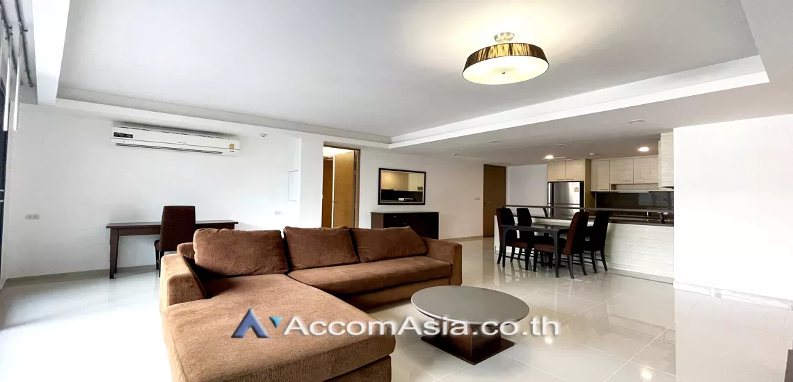 Pet friendly |  3 Bedrooms  Apartment For Rent in Sukhumvit, Bangkok  near BTS Asok - MRT Sukhumvit (AA21376)