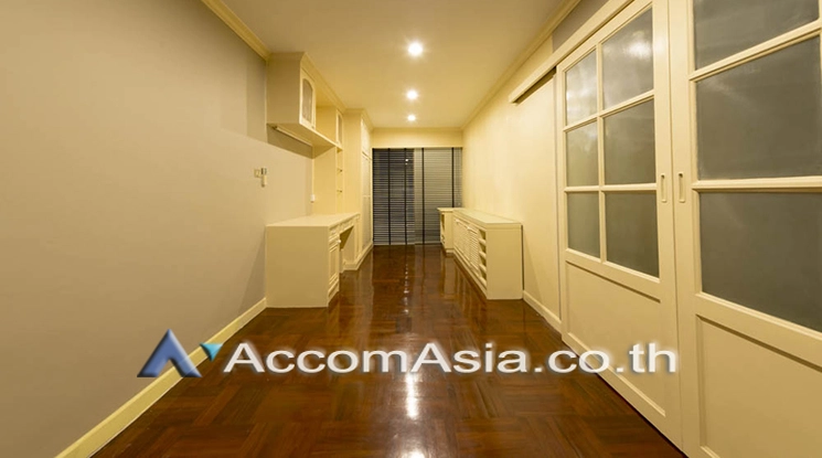 19  5 br Townhouse for rent and sale in Sukhumvit ,Bangkok BTS Thong Lo AA21398