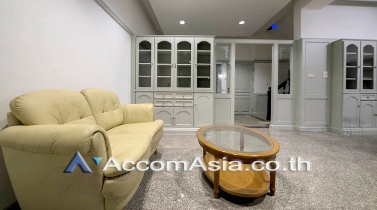 4  5 br Townhouse for rent and sale in Sukhumvit ,Bangkok BTS Thong Lo AA21398