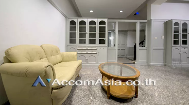  1  5 br Townhouse For Rent in sukhumvit ,Bangkok BTS Thong Lo AA21398